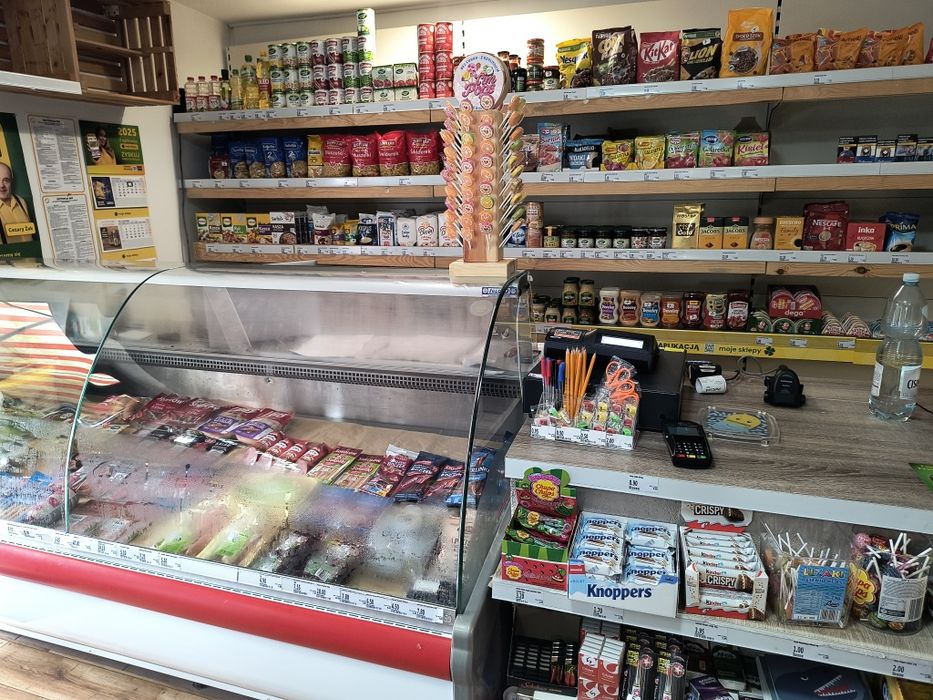 Odstąpię osiedlowy sklep w Poznaniu.