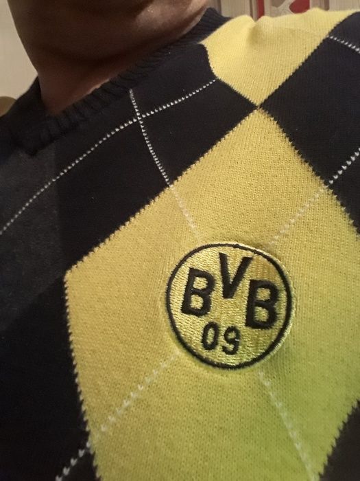 sweterek i czapka B.V.B Dortmund