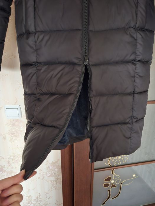 Зимова жіноча куртка