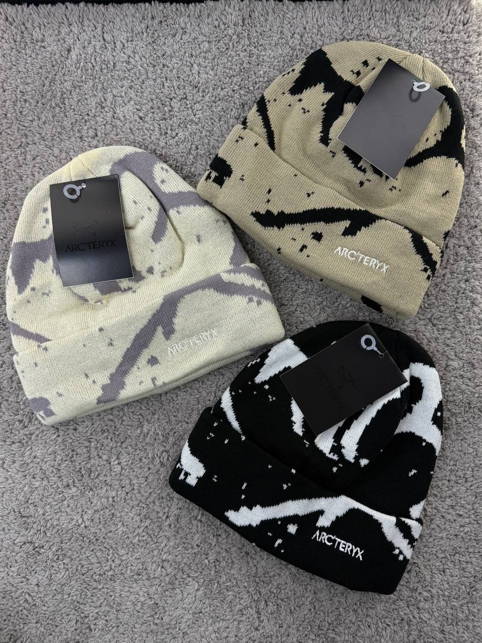 Шапка Arcteryx зимня