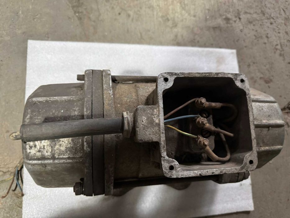 Вібродвигун майданчиковий, двигун ІВ-92А-У2 Б/В (36В)