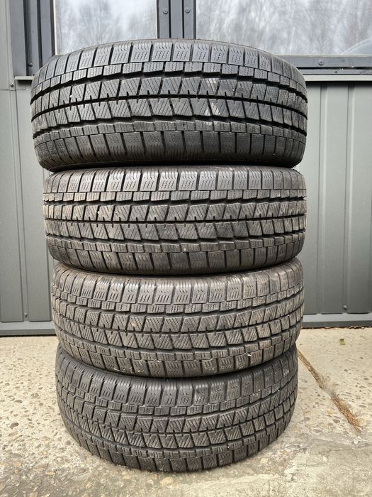 Зимові шини 215/60/17С 109/107Т Falken EuroWinter Van01