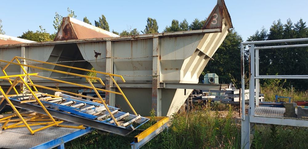 Zbiorniki kruszywa 2 komory z taśmami