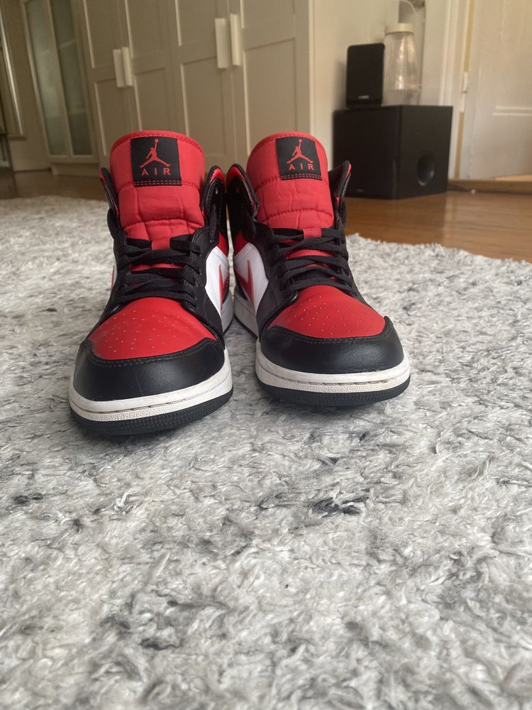 Air Jordan 1 mid (Fire Red)