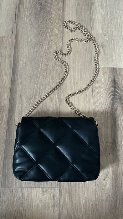 Torebka H&M na łańcuszku
