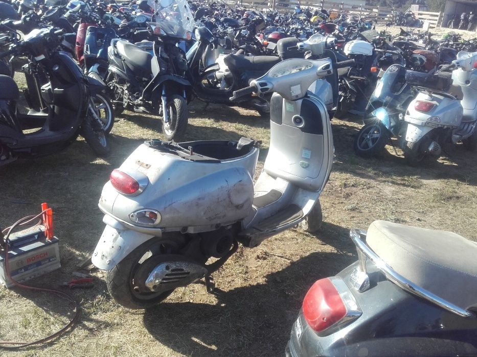 Piaggio vespa lx125 lx 125 silnik koło felga lampa amortyzator części