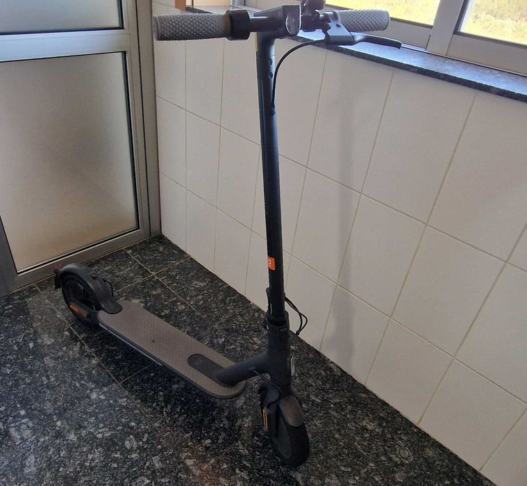 Scooter elétrica 1S Mi