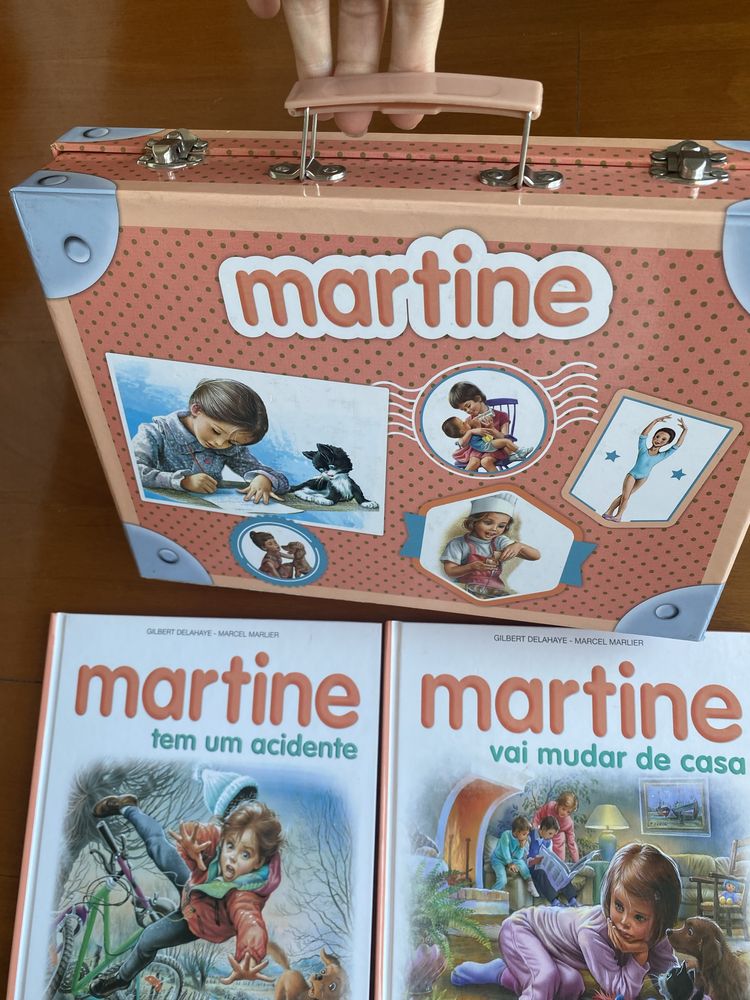 Livros e mala martine- martine vai mudar de casa, tem um acidente