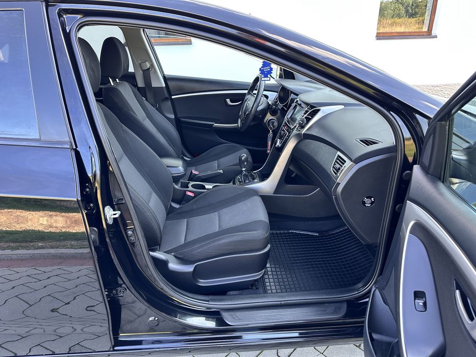 Hyundai i30 1,4 bezyna fajnie wyposażony