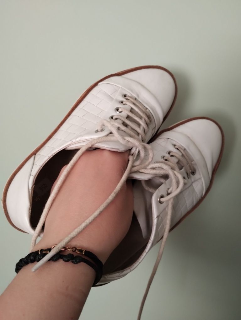 Buty skórzane białe rozmiar 37 damskie