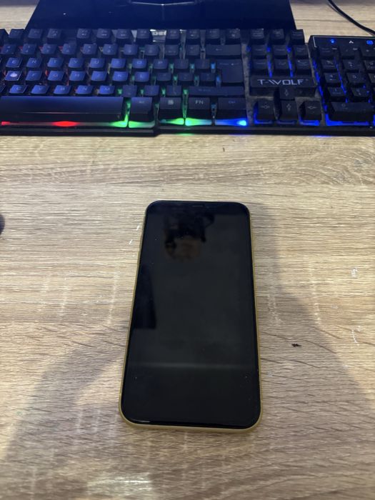Sprzedam iphone 11 64gb