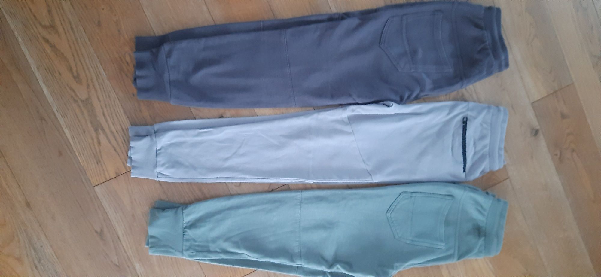 Spodnie dresowe Reserved rozm. 158