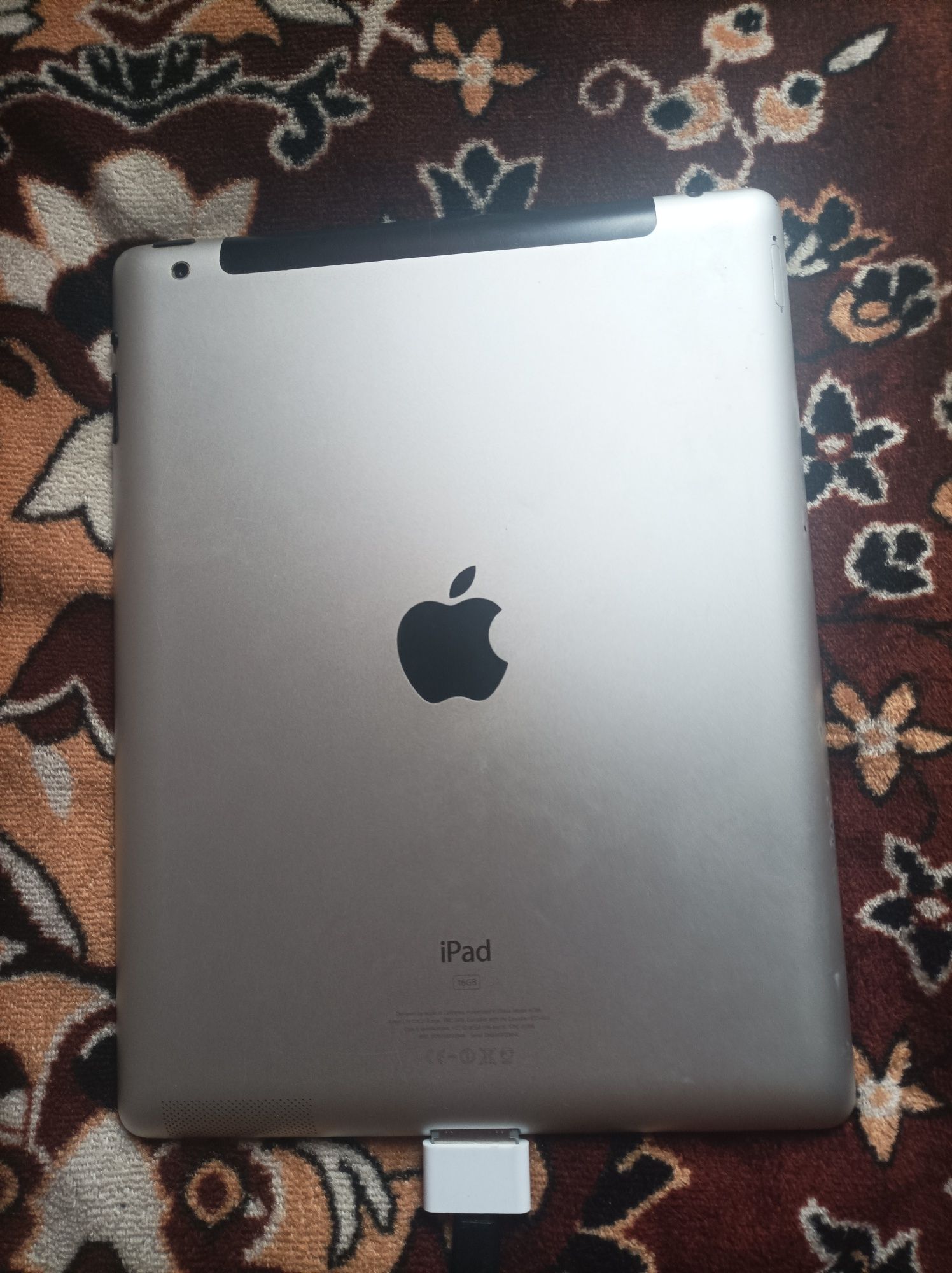 Ipad 2, 16гб, вместе с переходником micro usb