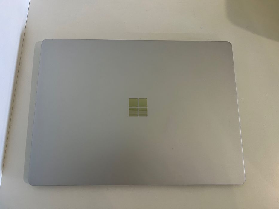 Продам ноутбук  Microsoft Surface Laptop
