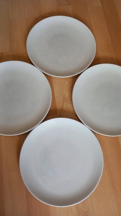 zestaw 4-ch płaskich talerzy Ikea średnica 26 cm