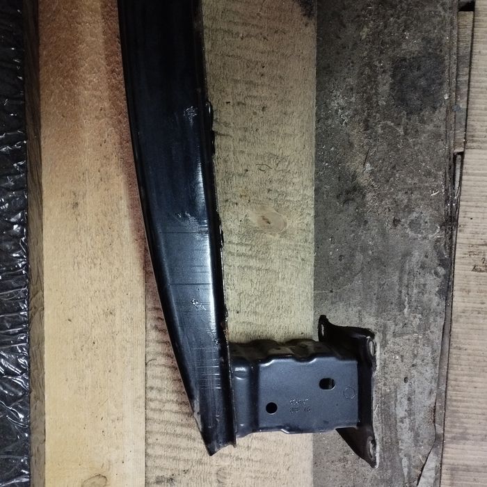 Belka wzmocnienie zderzaka tył skoda octavia kombi 2015 ze śrubami OEM