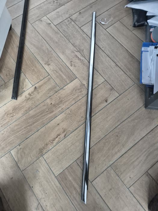 Listwa drzwi prawy tył SKODA superb II sedan listwa zgarniająca chrom