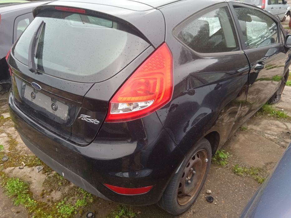 Na części Ford Fiesta MK7 D9 Silnik Skrzynia Maska Zderzak Drzwi Klapa Szyba