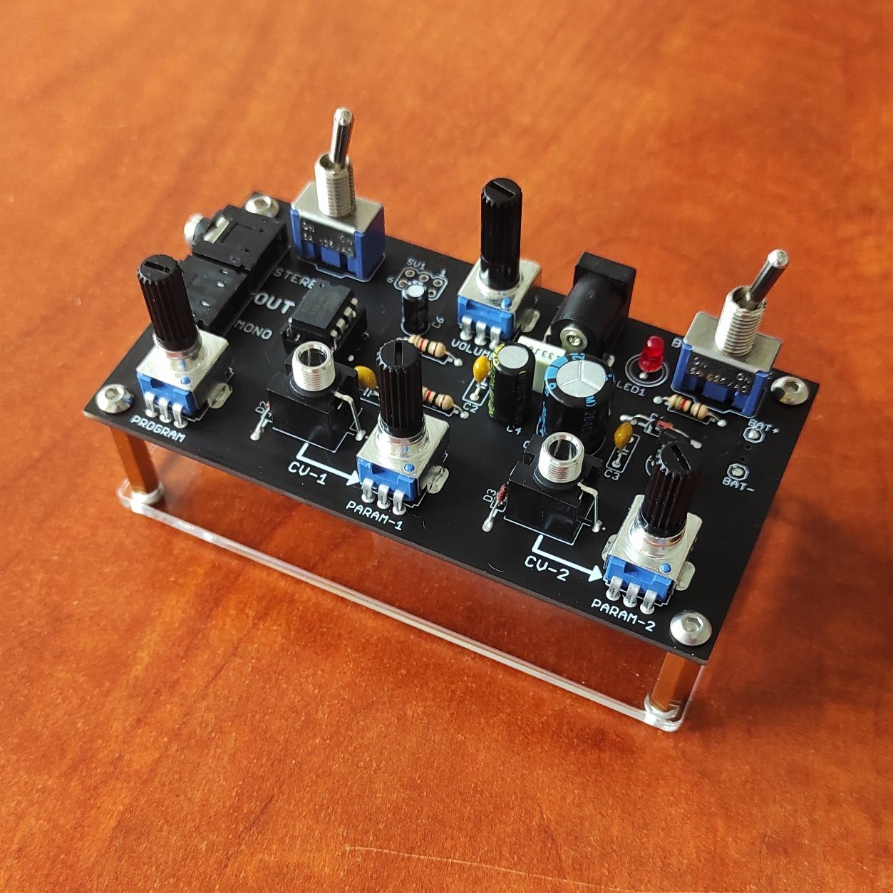 Syntezator M.S.G 2 CV - klon