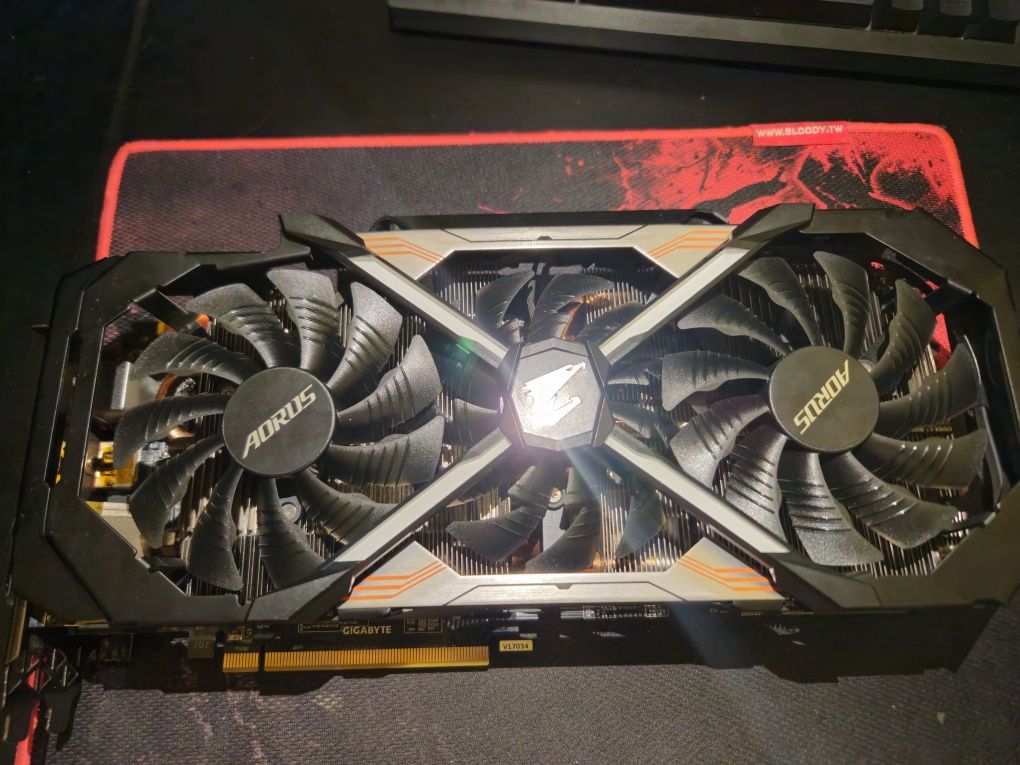 Видеокарта GTX 1080ti AORUS 11gb