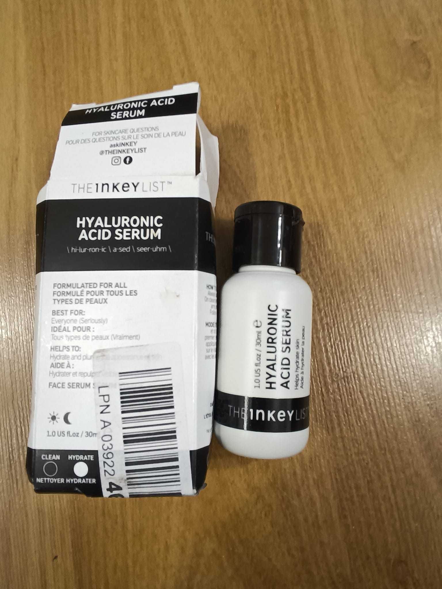 Serum nawilżające z kwasem hialuronowym — Serum do twarzy