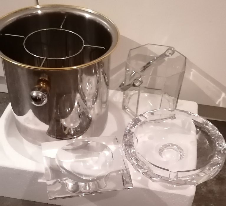 Vendo Frapé em INOX, profissional, balde de gelo e 4 cinzeiros