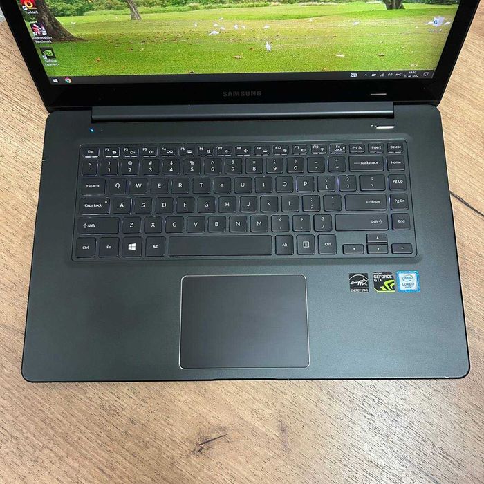 Samsung NP940Z5L-X03US 4K IPS Touch i7-6700HQ 16GB 256GB SSD GTX 950M
