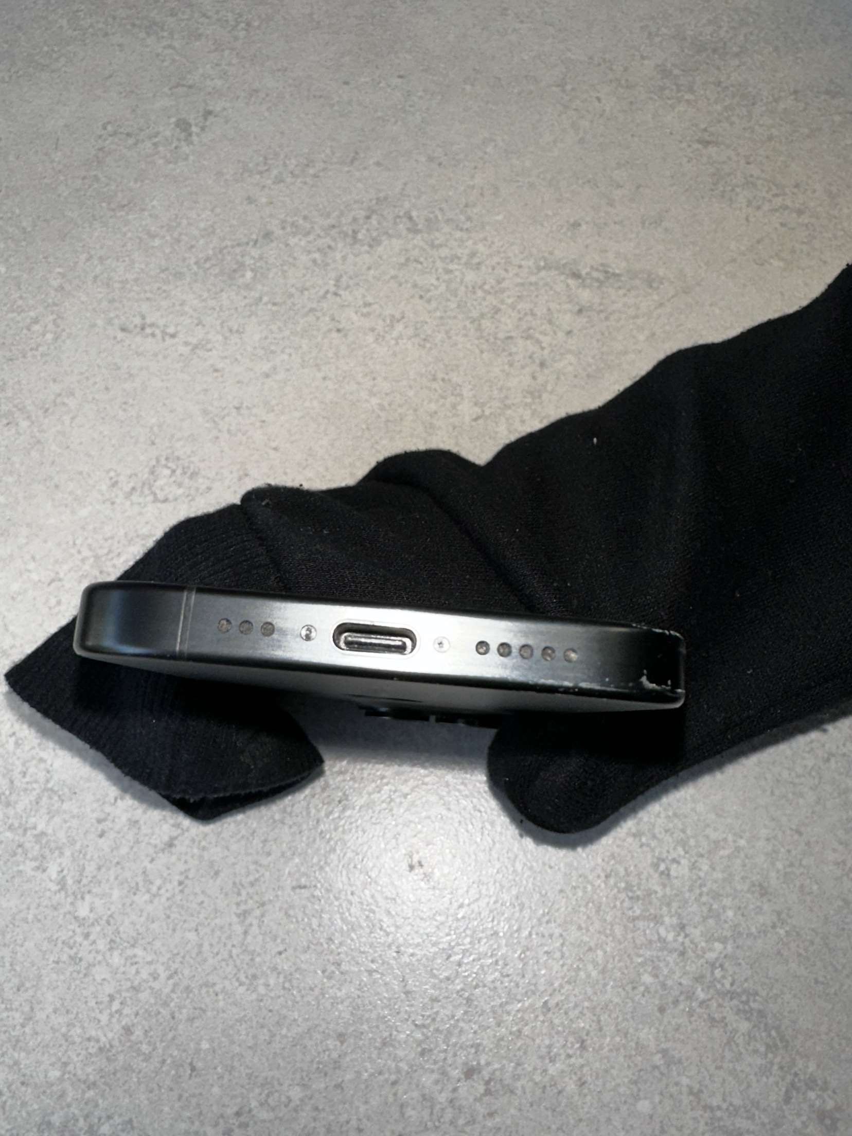 iPhone 15 pro black Tytan 128gb [Gwarancja do Czerwca]