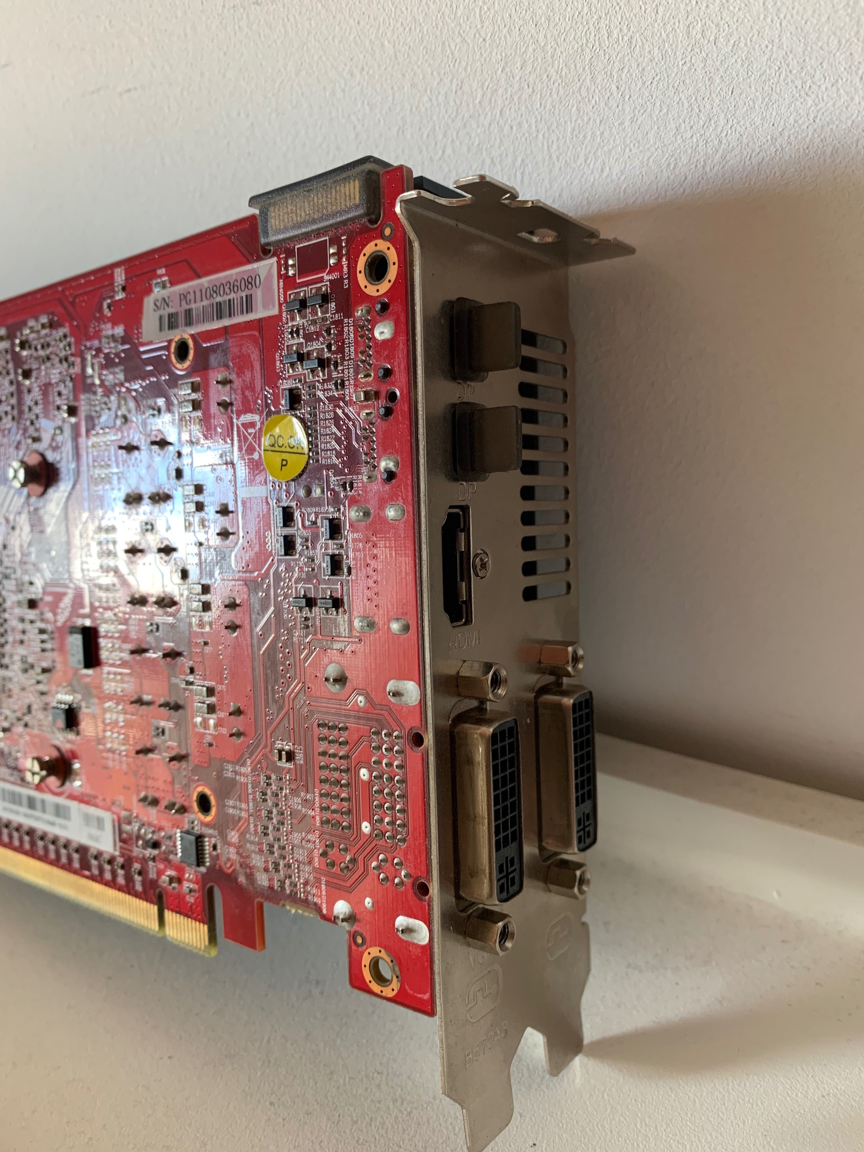 Placa gráfica Radeon HD 6870