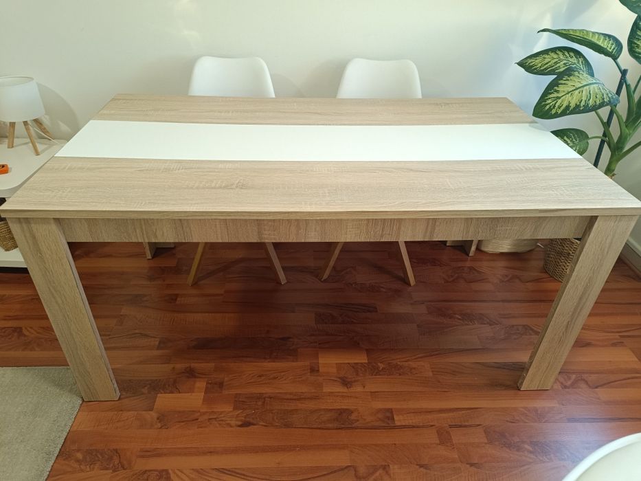 Mesa de jantar em ótimo estado