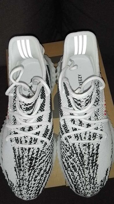 Yeezy Boost 350 V2 Zebra