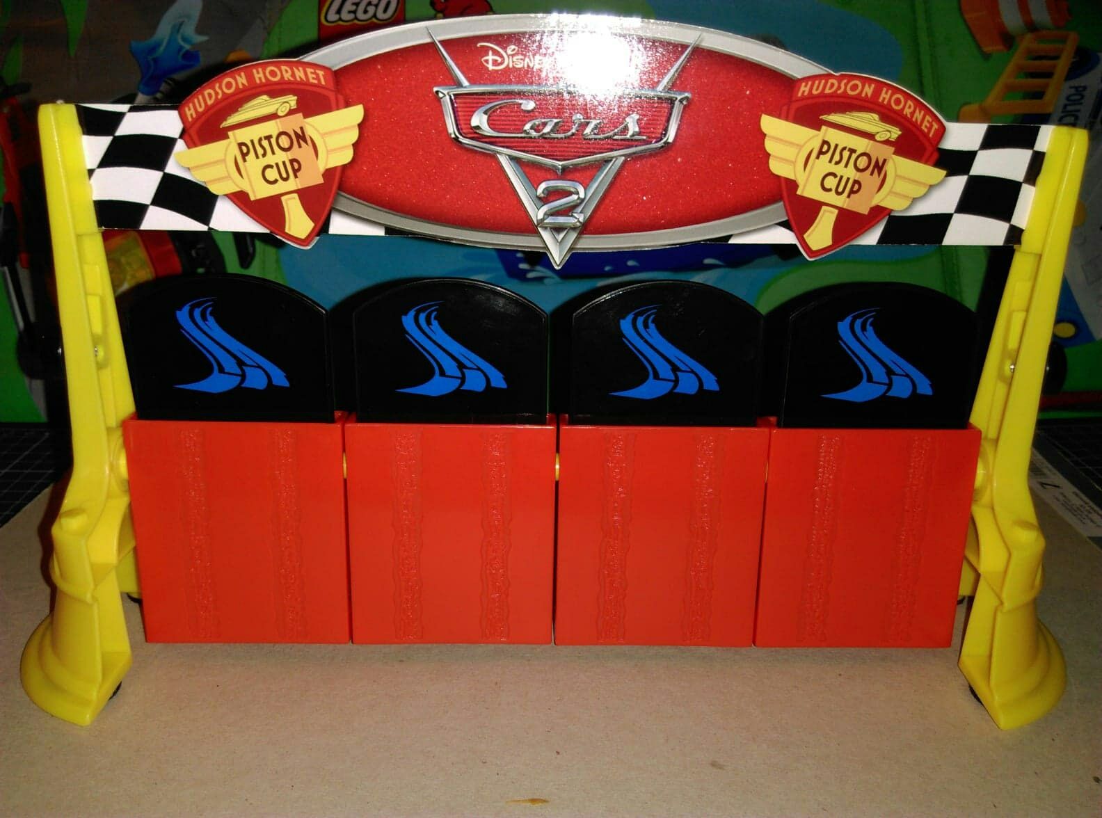 Finish Line Frenzy Game Disney Pixar Cars2 Lighting McQueen Car Mattel