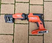 HILTI SD 5000-A22 wkrętarka do płyt GK z magazynkiem
