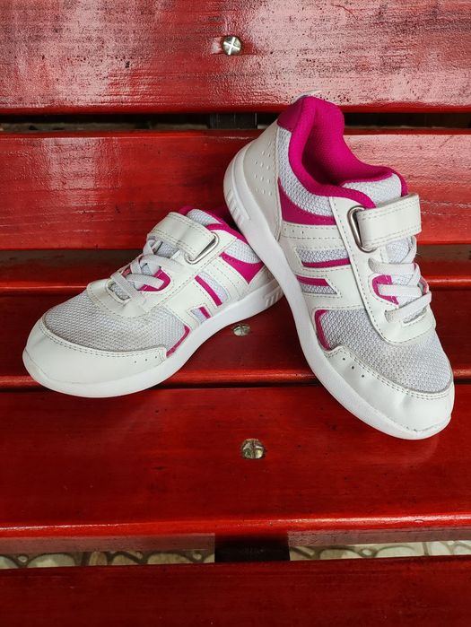 Продам кроссовки 30 размера