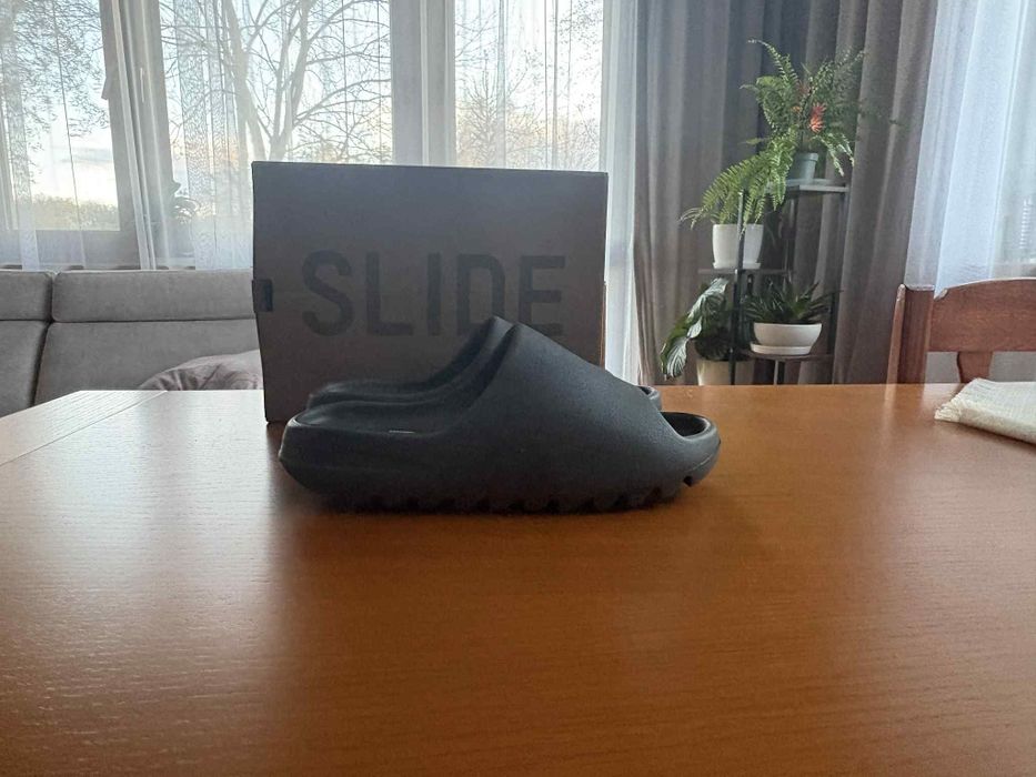 Adidas yeezy slide