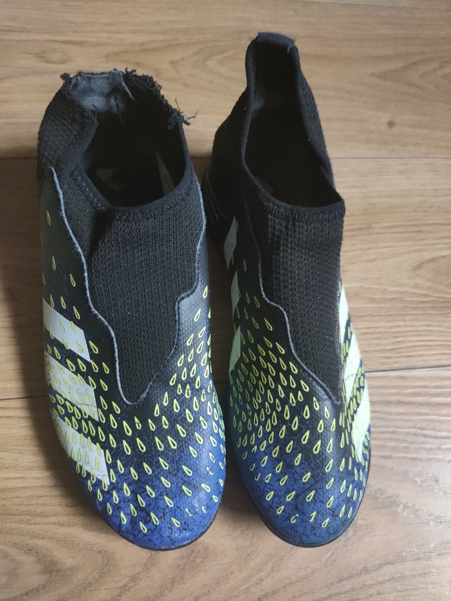 Adidas predator R 34