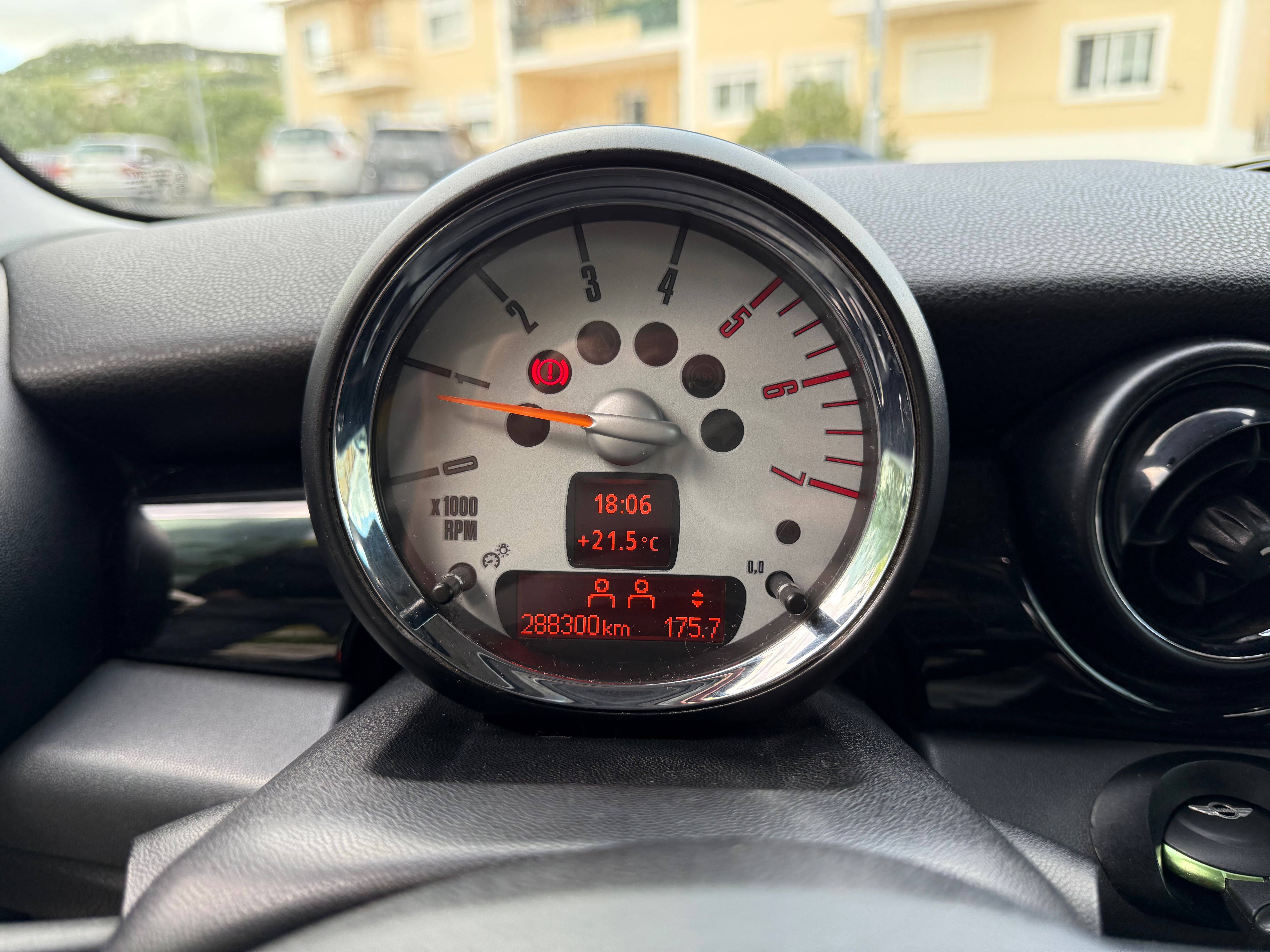 Mini JCW Look | 1.6 Diesel | Revisões em dia | Ótimo estado