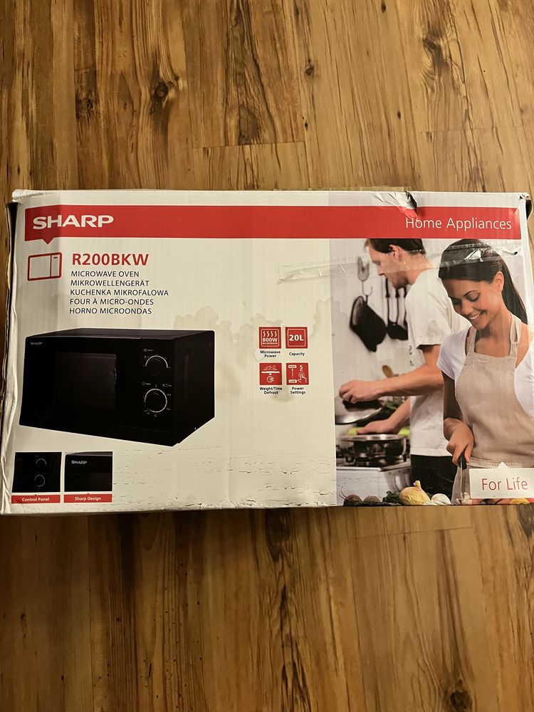 Mikrofalowka Sharp R200BKW jak nowa