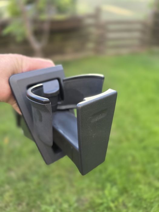 Uchwyt na kubek puszkę Volvo V70 XC70 S60 2000 - 04 PRZED LIFT
