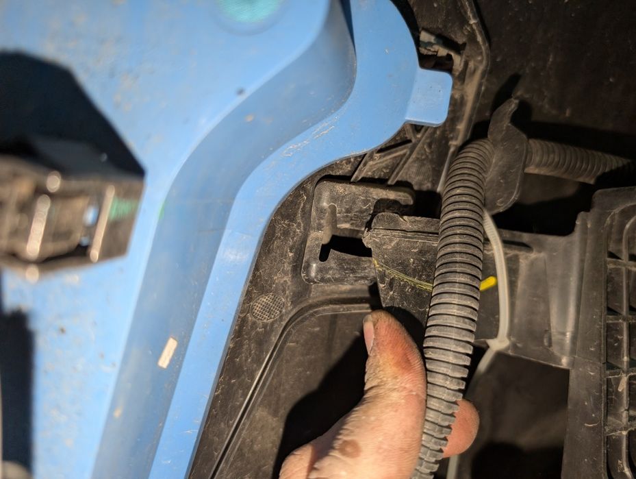 Передній бампер Renault Zoe