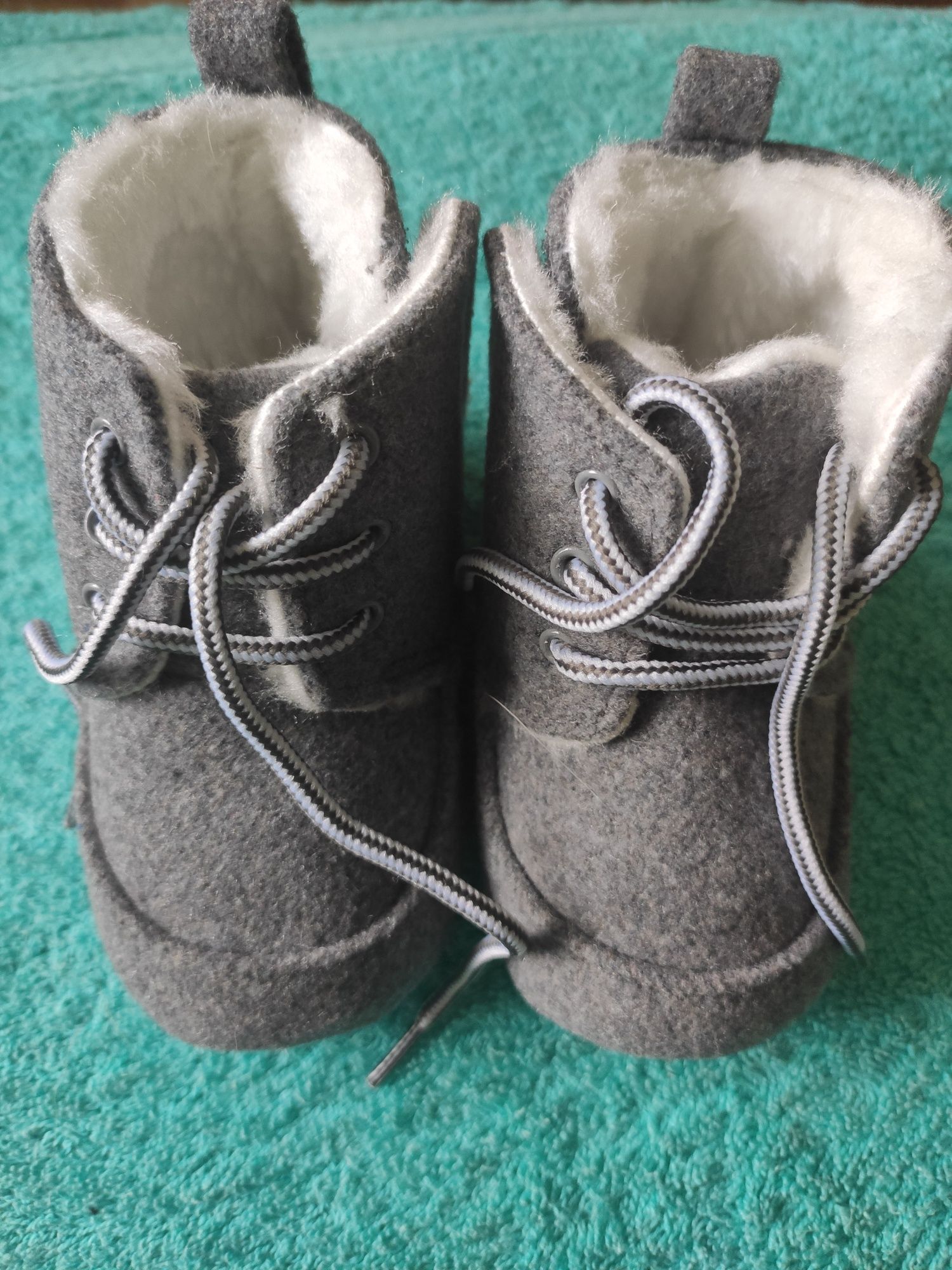 Nowe buty zimowe niemowlęce