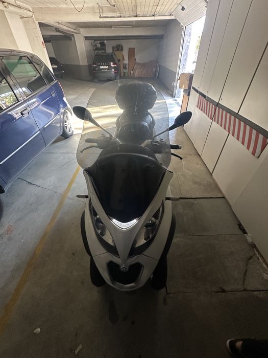 Piaggio MP3 500 triciclo pode set conduzida com carta de carro