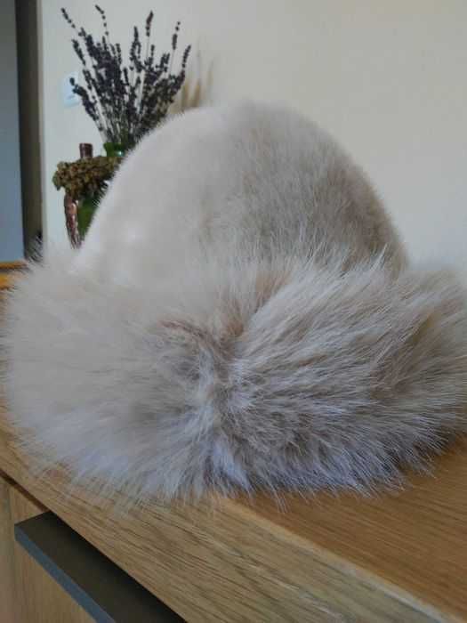 Nowa czapka z futra królika, beżowa