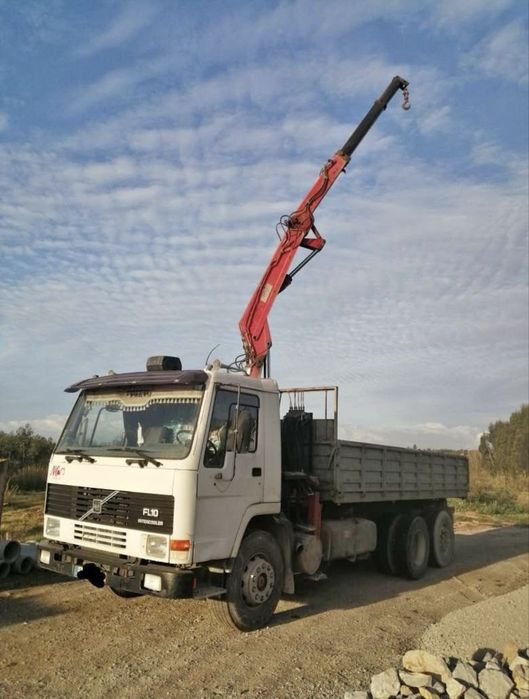 Volvo FL10 - Tri Basculante - Grua