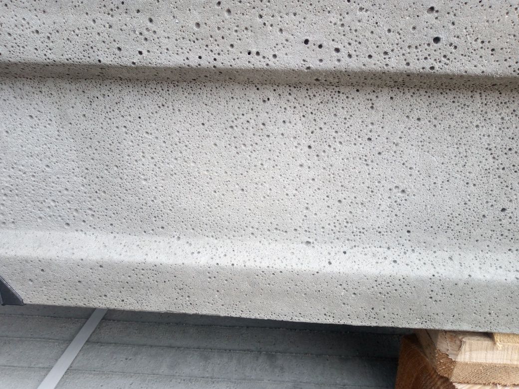 Płyta betonowa pod panel ogrodzeniowy