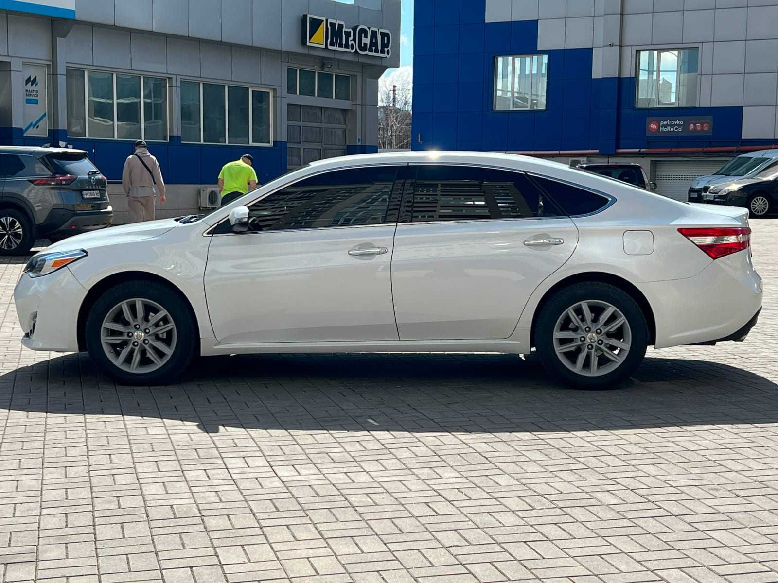 Продам Toyota Avalon 2012р. #42611