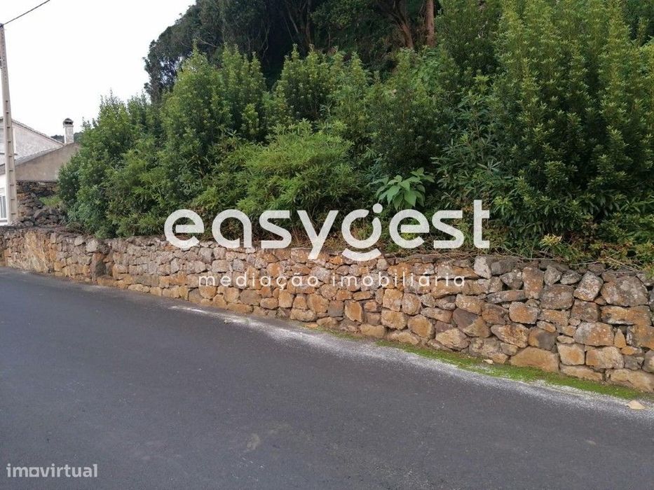 Terreno com 6534m2 situado em Biscoitos, com viabilidade de construção