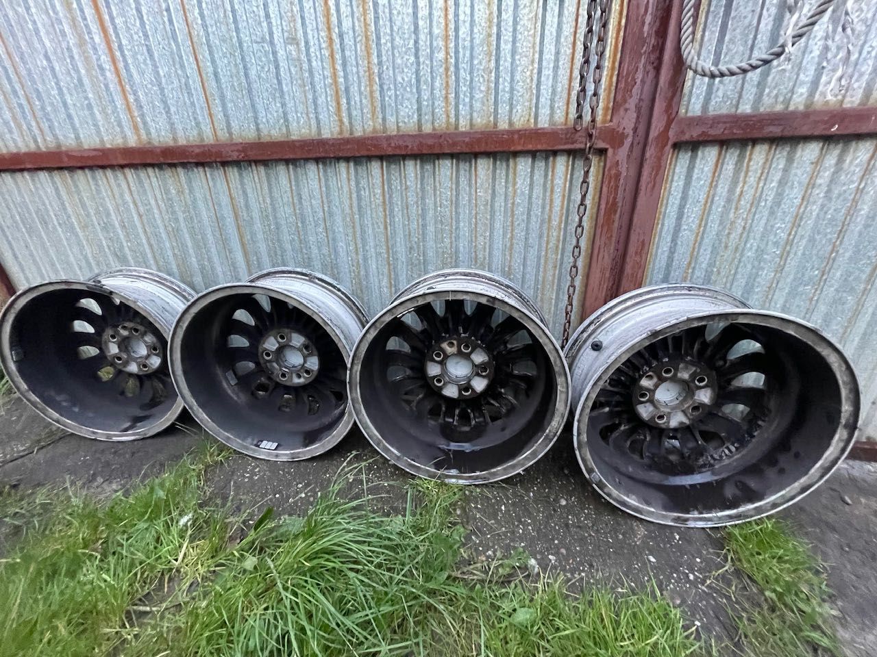 Volvo 700/900 felgi 15” komplet fajny stan 5x108et25