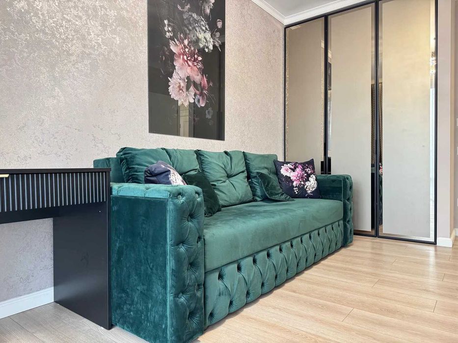 Функціональна трикімнатна з видом на річку