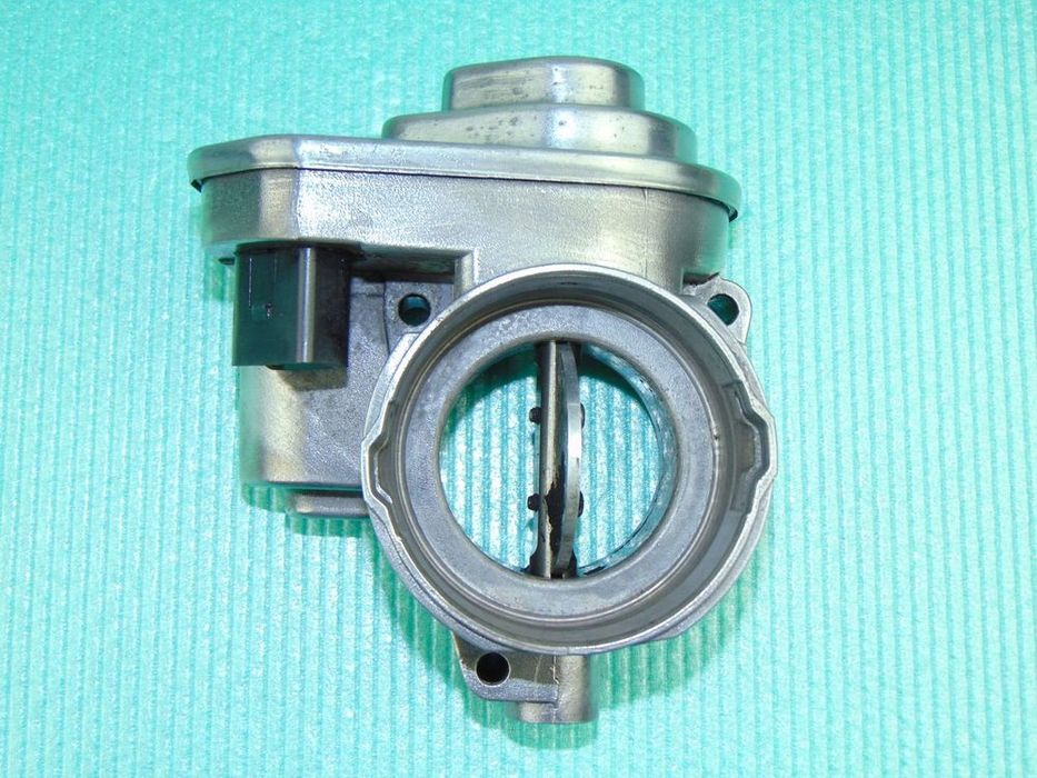 Przepustnica 038128063L 1,9TDI 2,0TDI BKD AXR BSW